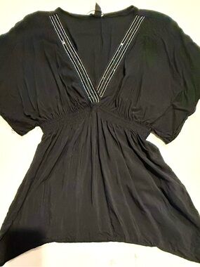 H&M Black V-Neck Short Sleeve Tunic with Stitch Detail